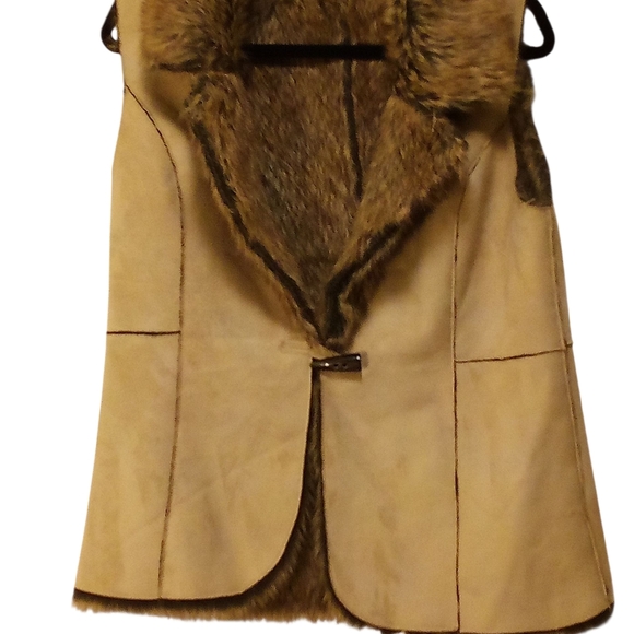 Fever -Vintage Faux Fur, Full Vest Polyester Suede, Size L Tan, 1 Button Closure - Picture 6 of 16
